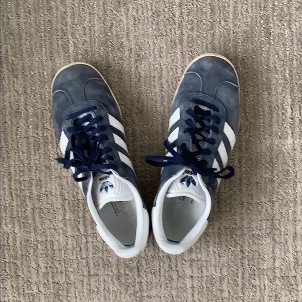 Adidas gazelle navy blue sneakers